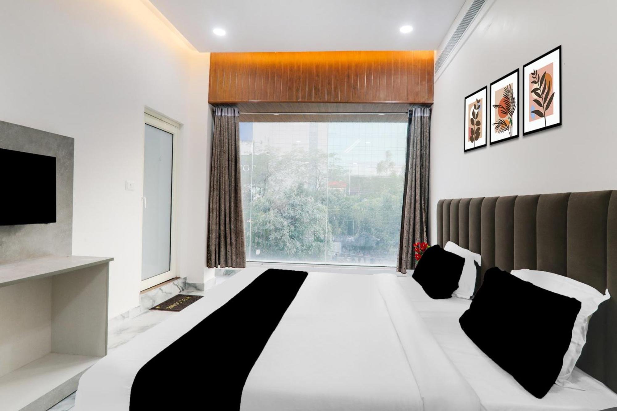Hotel Super Collection O Quila Road Formerly Jr Lucknow