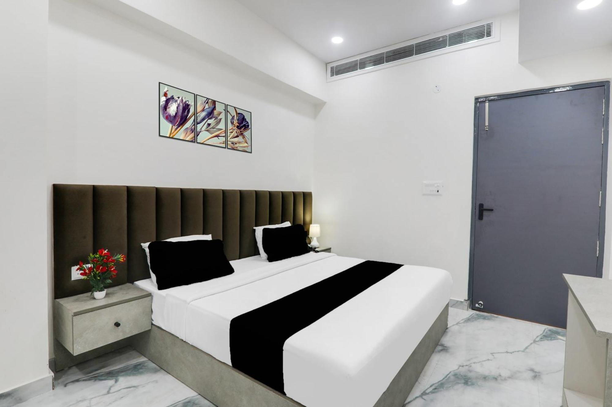 Hotel Super Collection O Quila Road Formerly Jr Lucknow