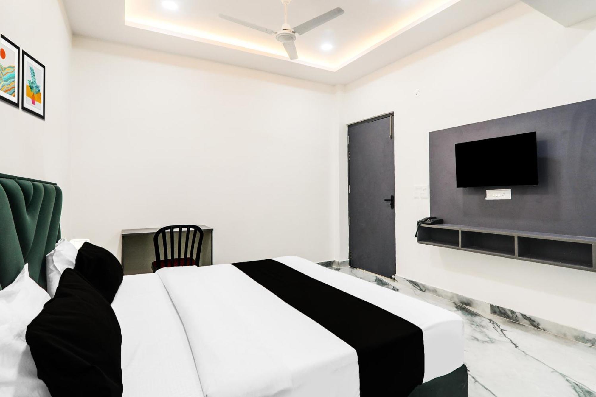 Super Collection O Quila Road Formerly Jr Hotel 2*